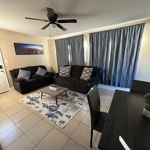 3 Bedroom Flat W/ Private Yard Las Vegas