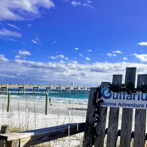 https://sunshine-house.hotels-destin.com