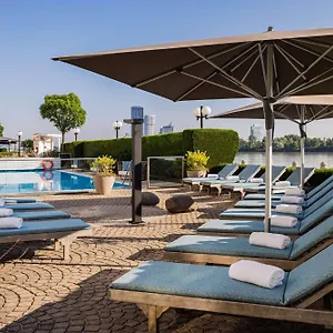**** Szálloda Hilton Waterfront Ausztria